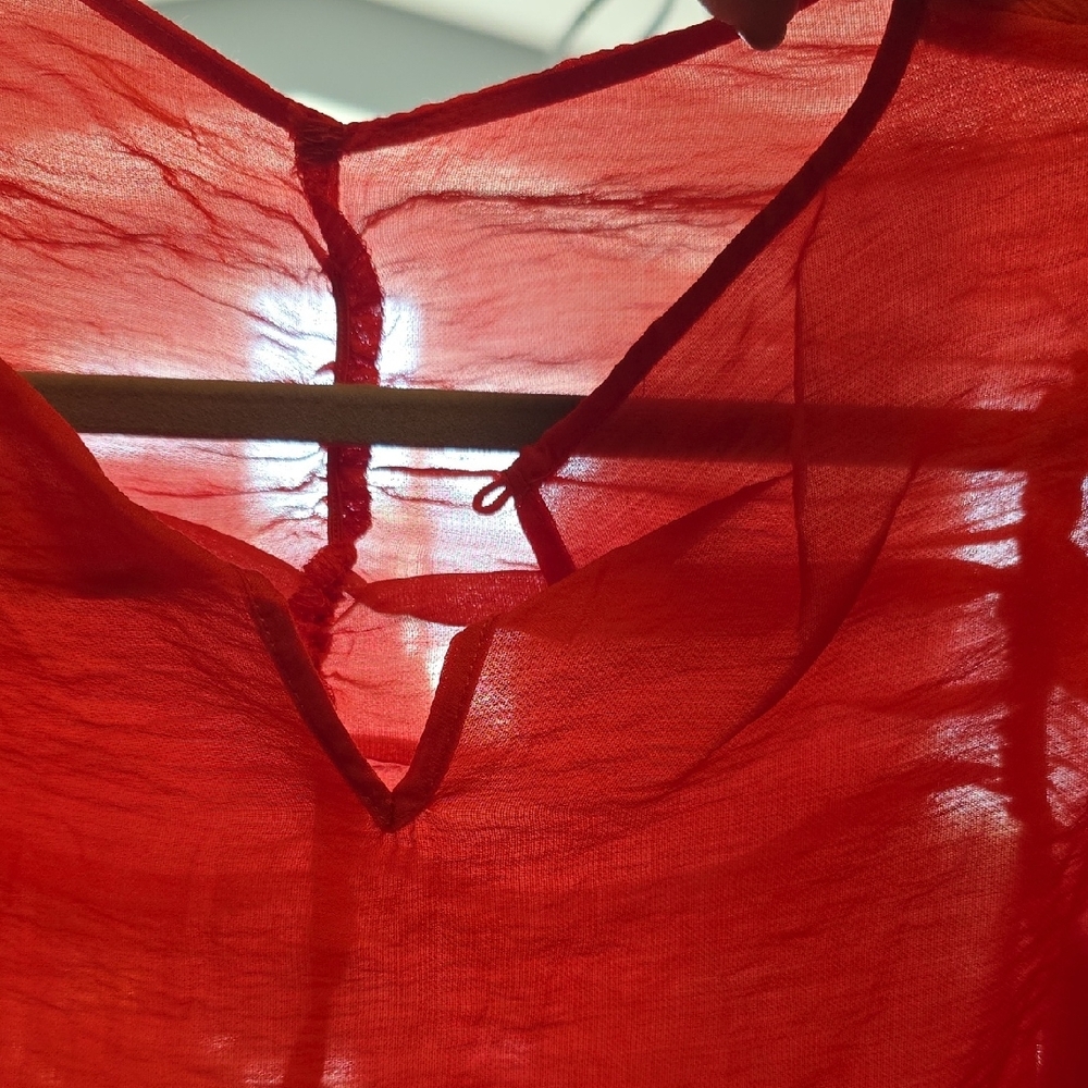 Elegant Red Ruched Women's Top - Picture 2 of 4